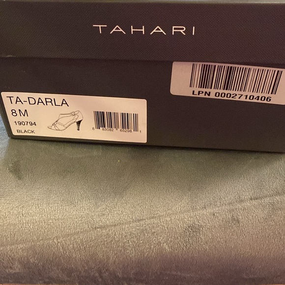 NIB Tahari Darla High Heels, Size 8M, Black, 3.5” heels - Picture 4 of 6